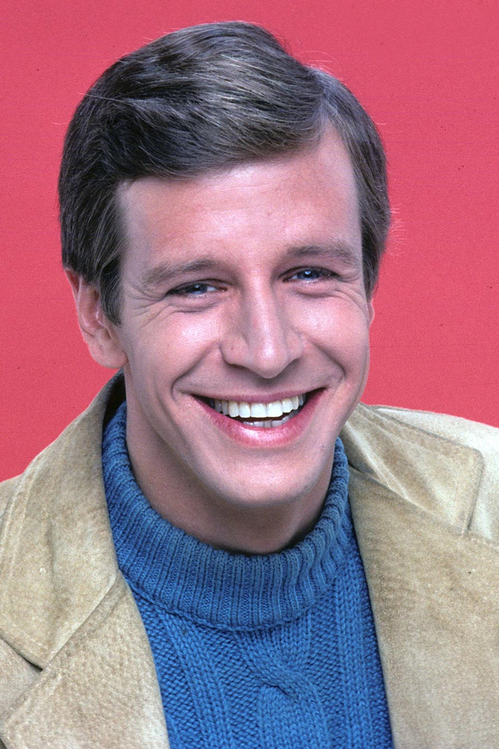 Richard Gilliland as Sgt. Steve DiMaggio in McMillan & Wife