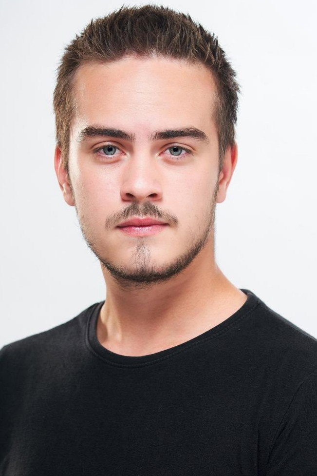 Berke Acar as Deniz in Yetiş Zeynep