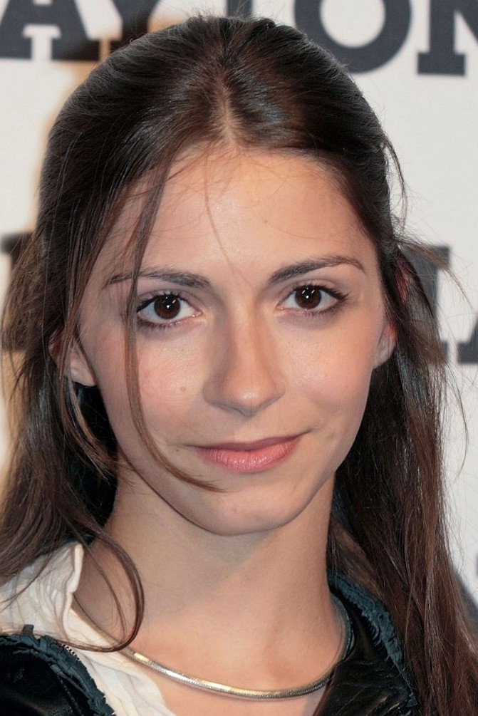 Giulia Louise Steigerwalt as Fiamma in Come tu mi vuoi