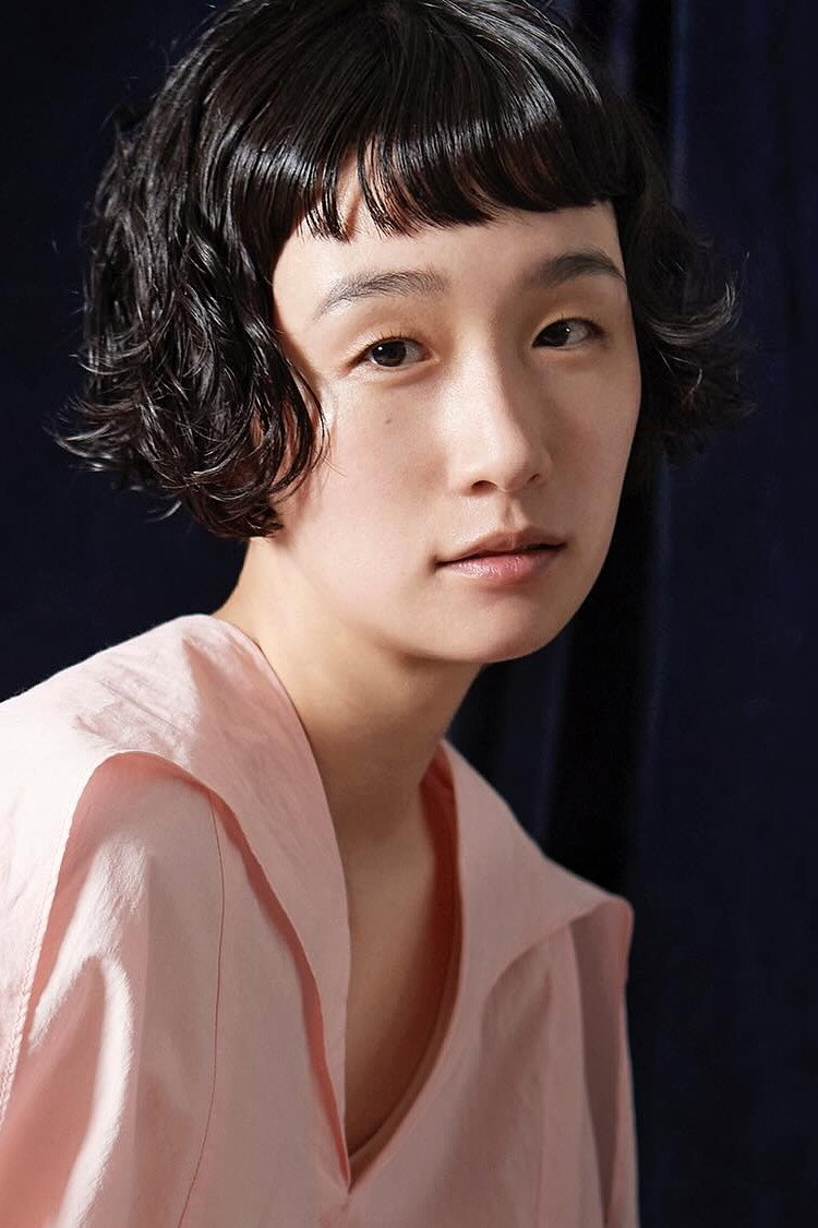 中島多羅 as Mother on Train in Exit 8