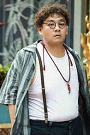 Wei Zhen as MacLaren in Ultimate Mission