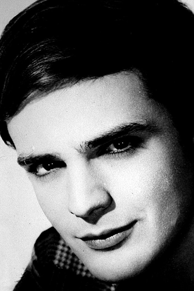 Norberto Suárez as Luis in The Terrace