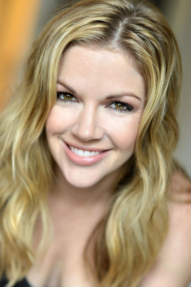 Corri English as Samantha in House of Fears