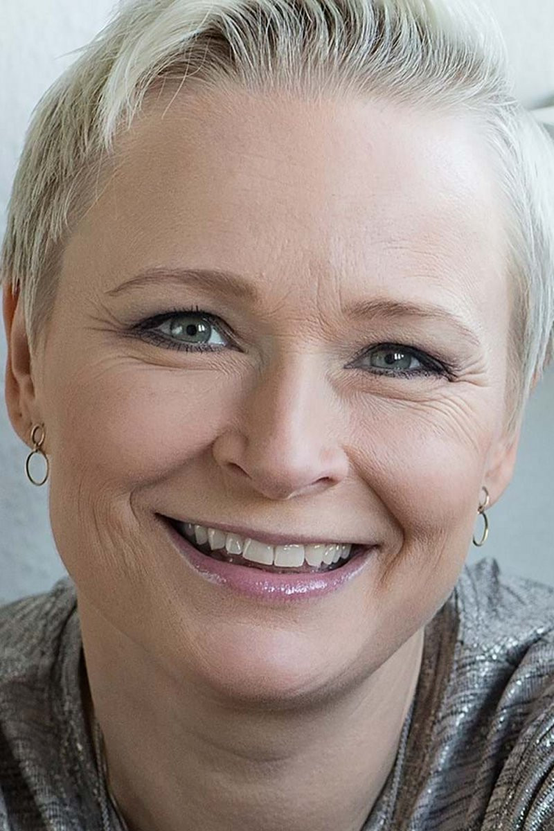Vicki Berlin as Trine Fruenlund in Jeg tror jeg elsker dig