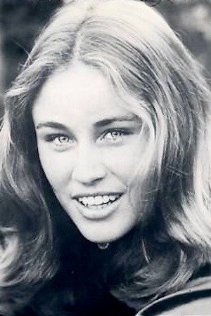Lisa Reeves as Margie in The San Pedro Beach Bums