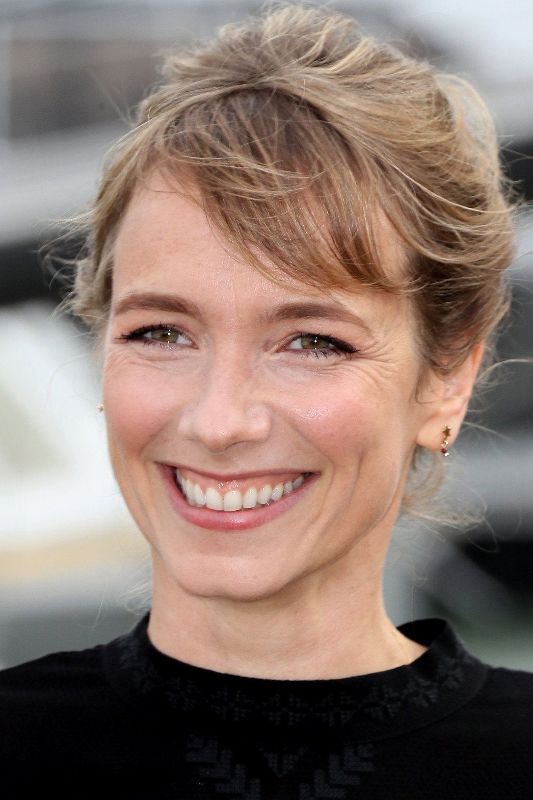 Julie-Anne Roth as Gracianne in Les moissons de l'océan