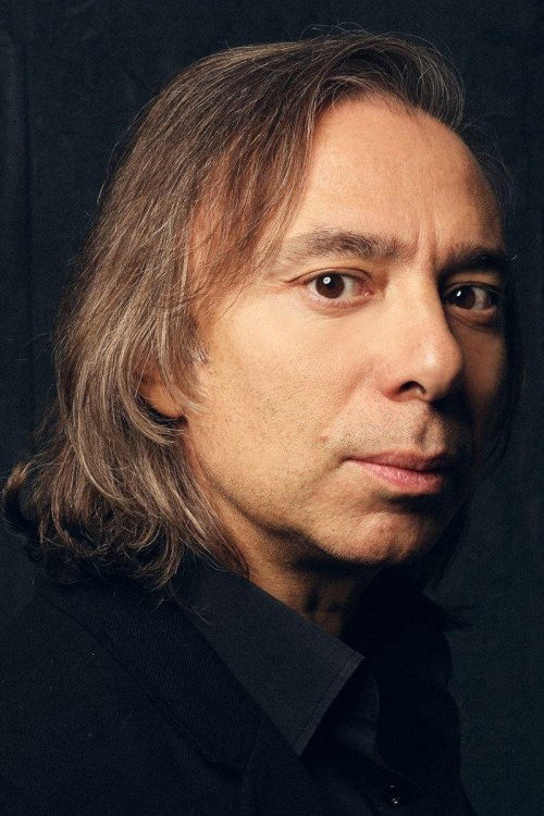 Tunca Aydoğan as Necati in Tutkunum Sana
