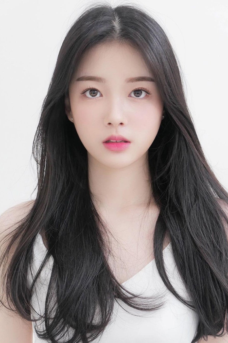Chae Soo-ah as Jenny in Branding in Seongsu