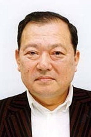 笹岡繁蔵 as Coach Daimon (voice) in Attacker You!