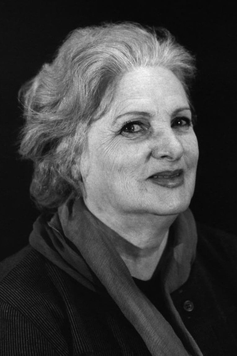 Rahela Ferari as Baka in When the Pigeons Arrive