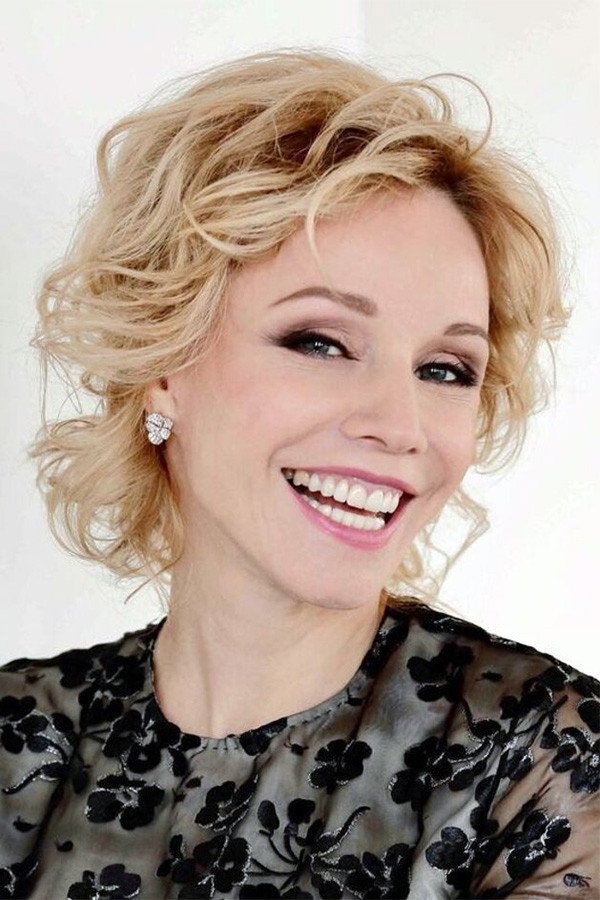 Марина Зудина as Раиса Уманская in Wolf