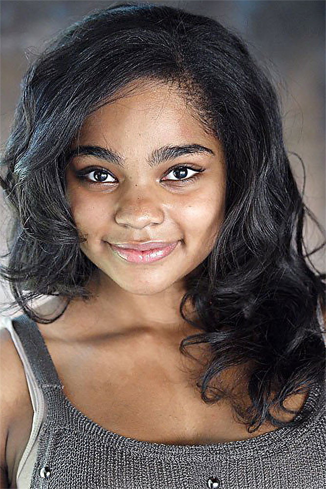 Linzie Gray as Gracie Lemay in Viral