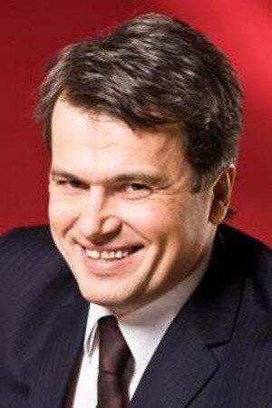 Mindaugas Capas as Ąžuolas in Tikri farai