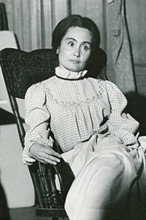Kathleen Widdoes as Helena in El Rostro De La Venganza