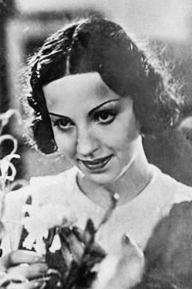 Anita Jordán as Jacinta in El forastero
