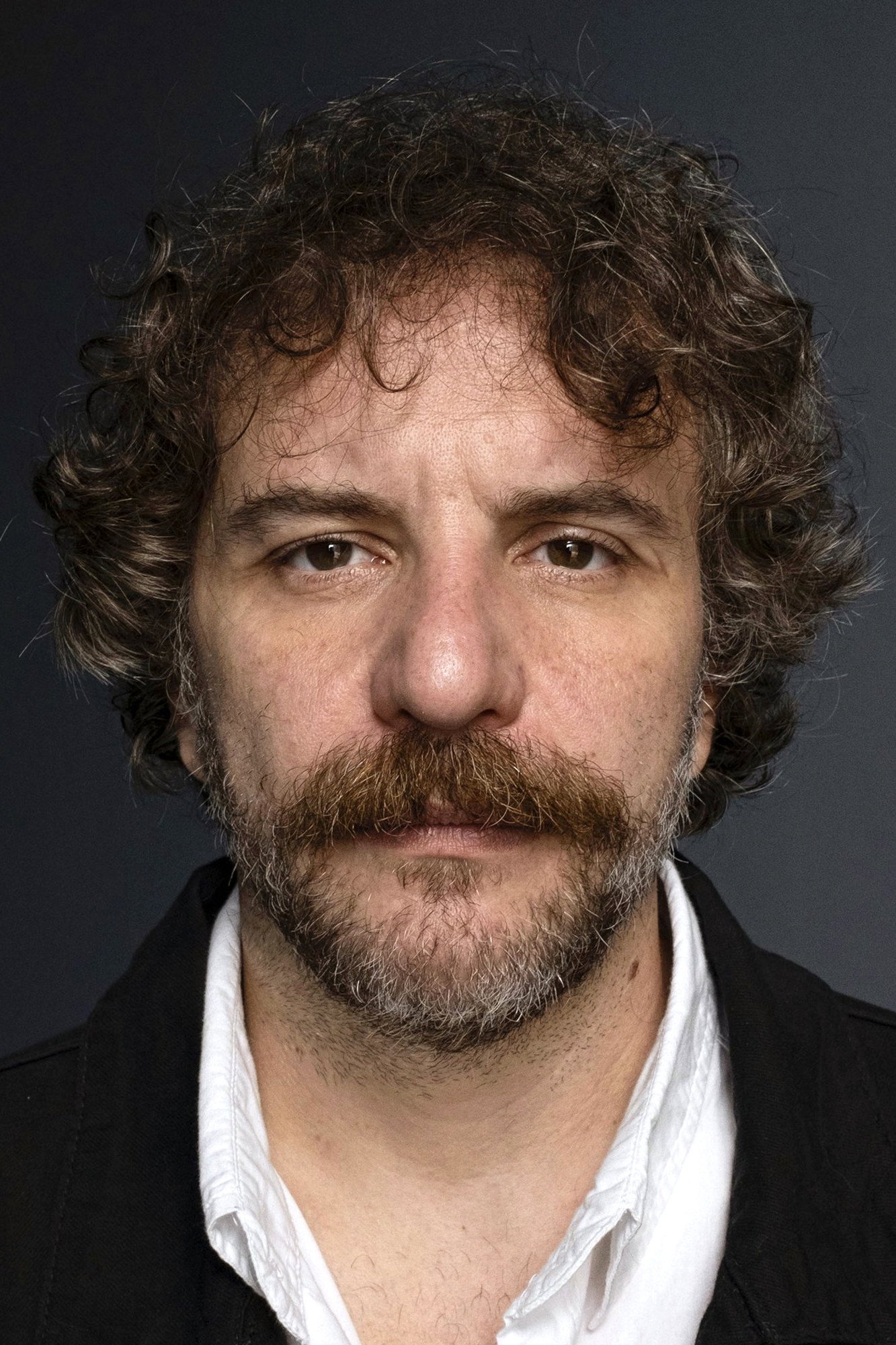 Leandro Ramos as Mestre Shan in Juntos e Enrolados