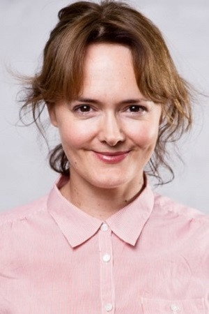 Luisa Prosser as Carrie in Ava