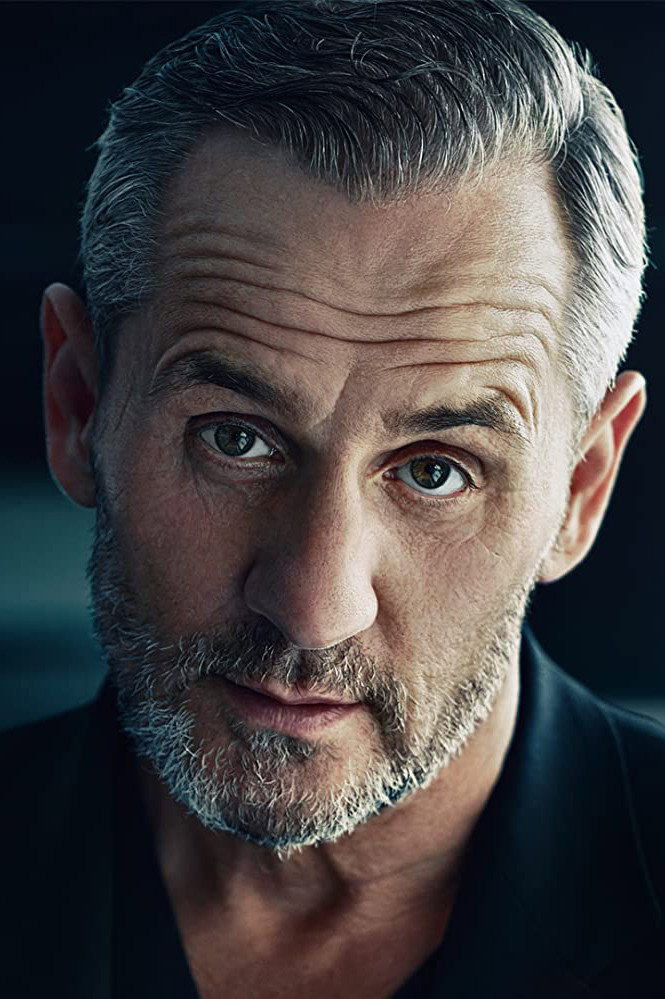 Tim Wilde as Ewald Buchner in Sinan Toprak ist der Unbestechliche