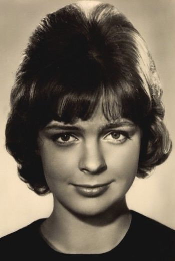 Sabine Sinjen as Ruth in Schmutziger Engel