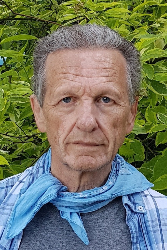 Roar Skolmen as Politimann in Klubben