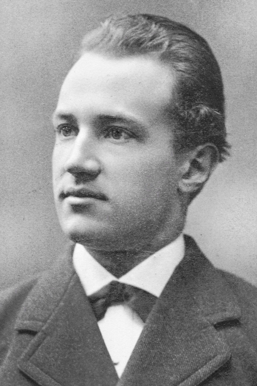 Albion Örtengren as Mr. Gauvin in Johan Ulfstjerna