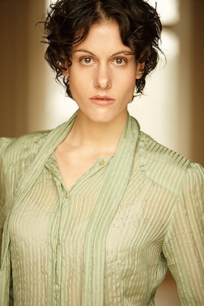 Julia Köhn as Susanne Albrecht in Deichking