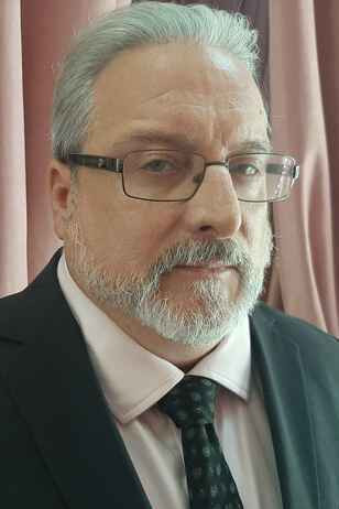 Михайло Романов as doctor in Gaydamaka