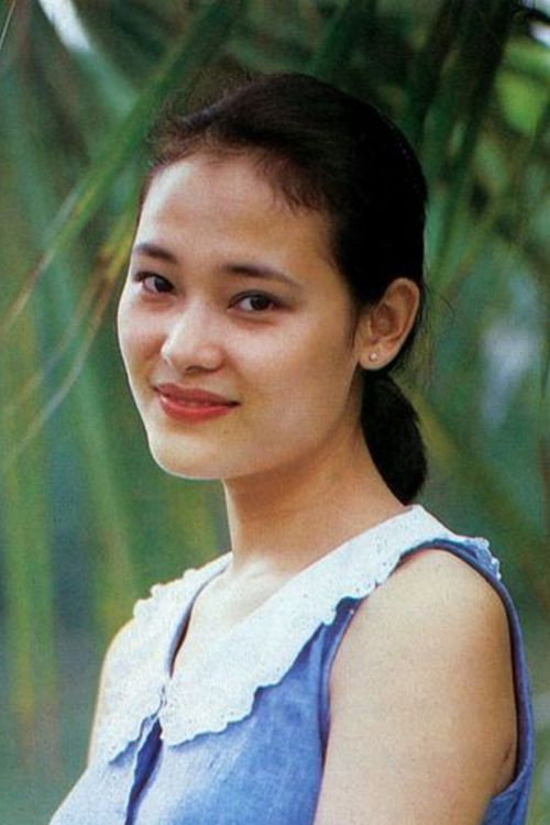 Zhang Ling as 宋美龄 in Dr. Sun Yat-sen
