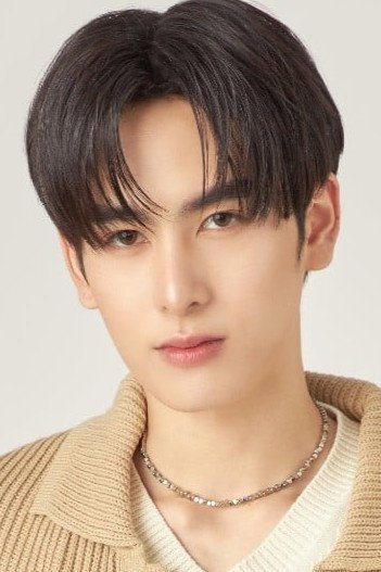 พงศภัค อุดมโภชน์ as Chan in The Spooky Love Tale