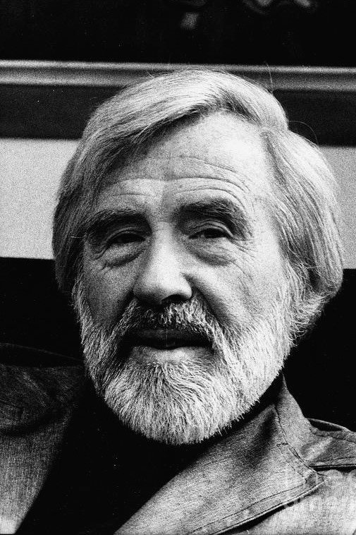 Gratien Gélinas as Father Martineau in Agnes of God