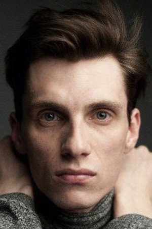 Evgeniy Kuzmin as worker in The Big Eight