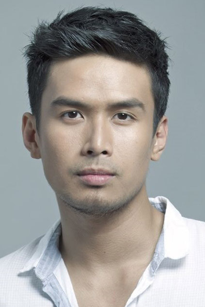 Christian Bautista as Lorenzo in Kapmanerang Kuba