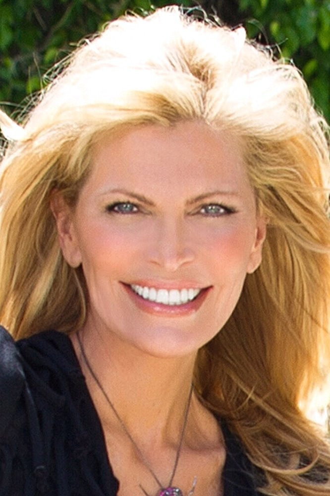 Shawn Southwick as Queen Dalina in Lundon's Bridge and the Three Keys