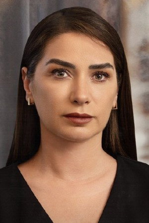 Öznur Kula as Öznur in Film