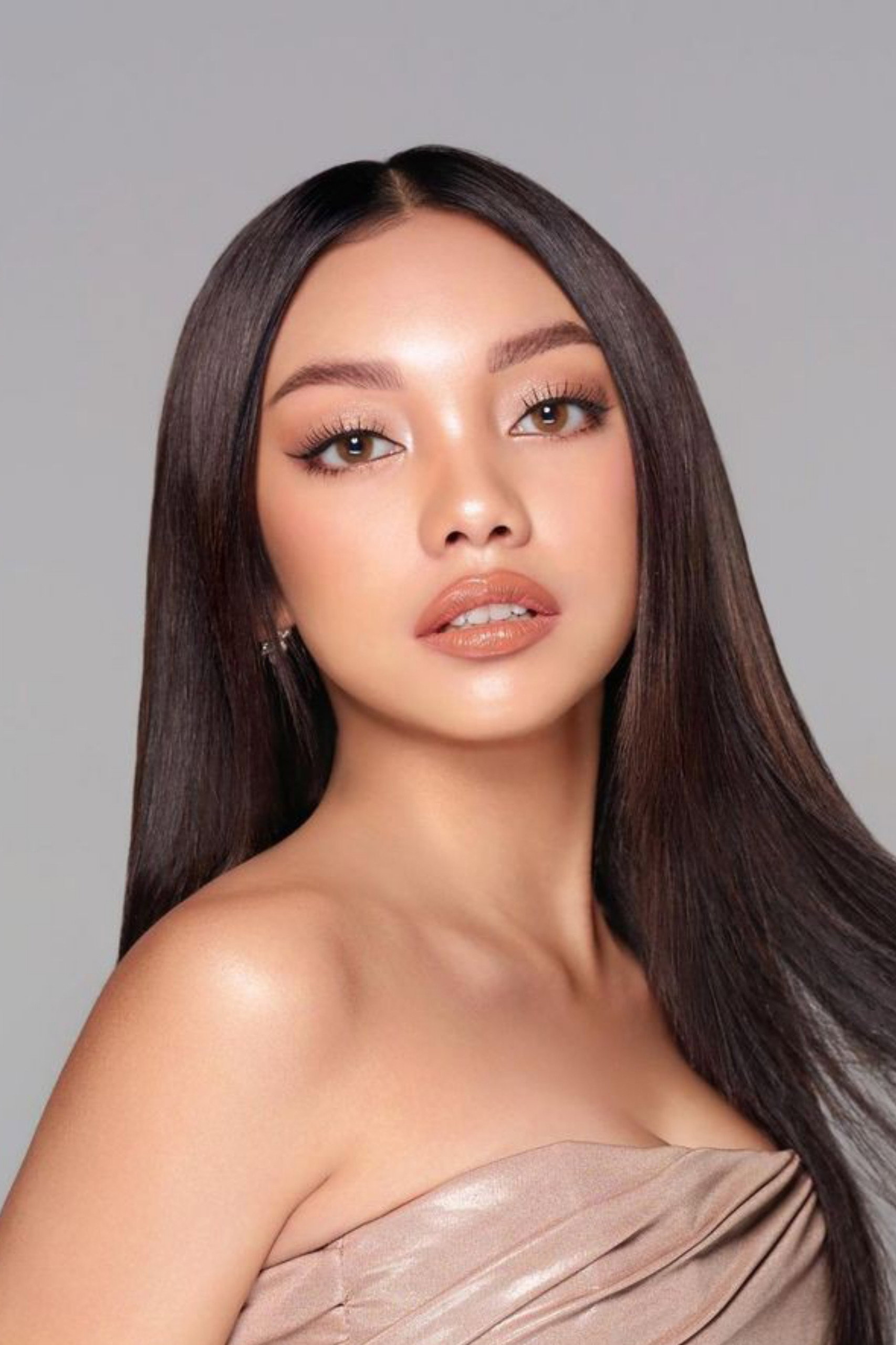 Adyla Rafa Naura Ayu as Aliza in Santri Pilihan Bunda