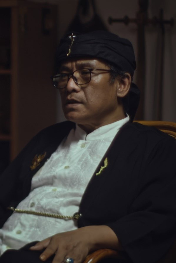 Aris Kurniawan as Kang Aris in Kujang Sasaka Bwaga Sunda