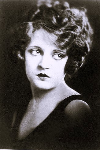 Dorothy Dwan as Jane Brown in Square Crooks