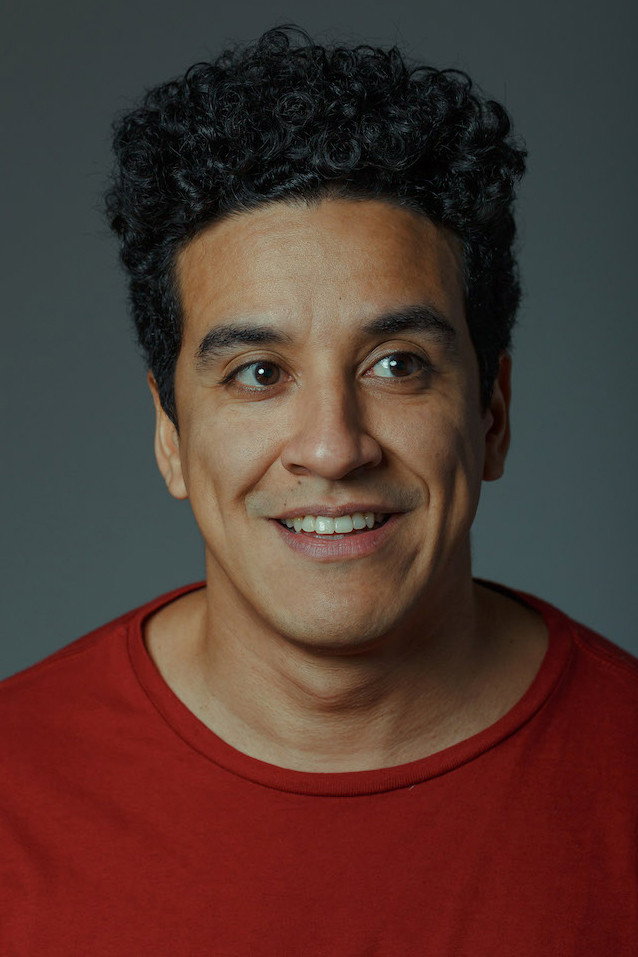 Marco Gonçalves as João Paulo in Mal Me Quer