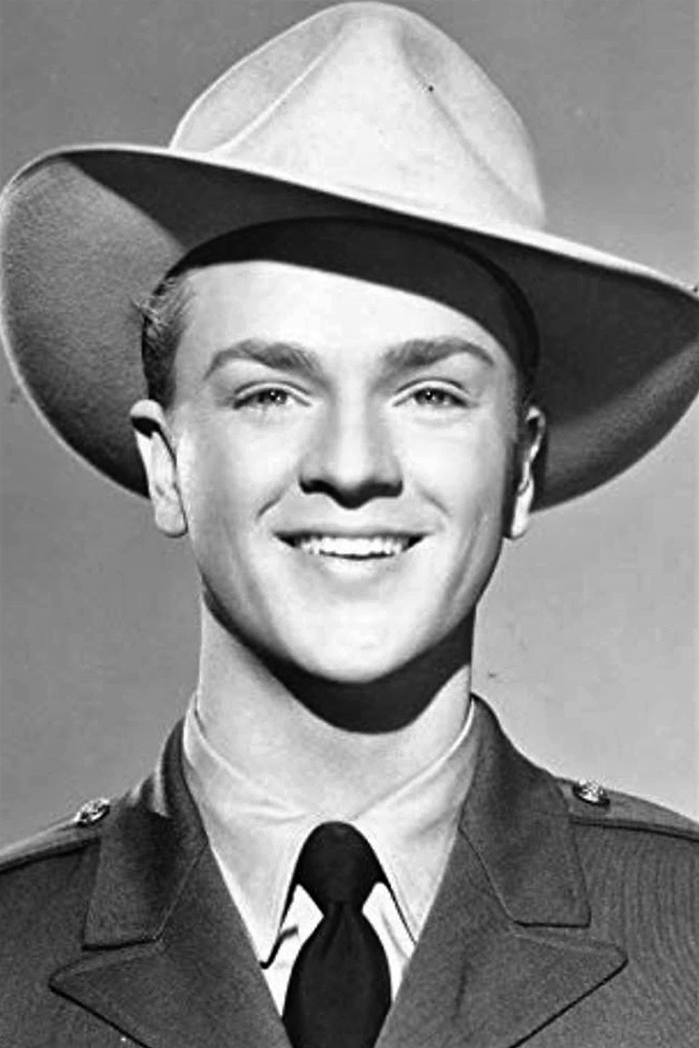 Scott Elliott as Navy Lieutenant in The Windjammer
