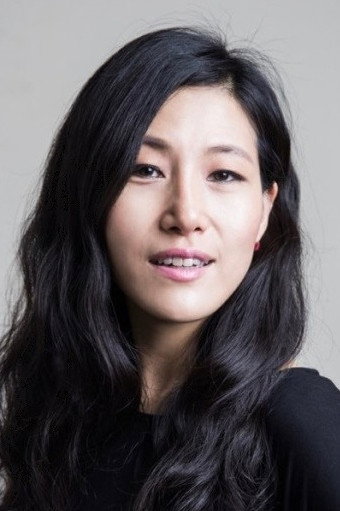 이주영 as Eun-seol's mother in Maybe