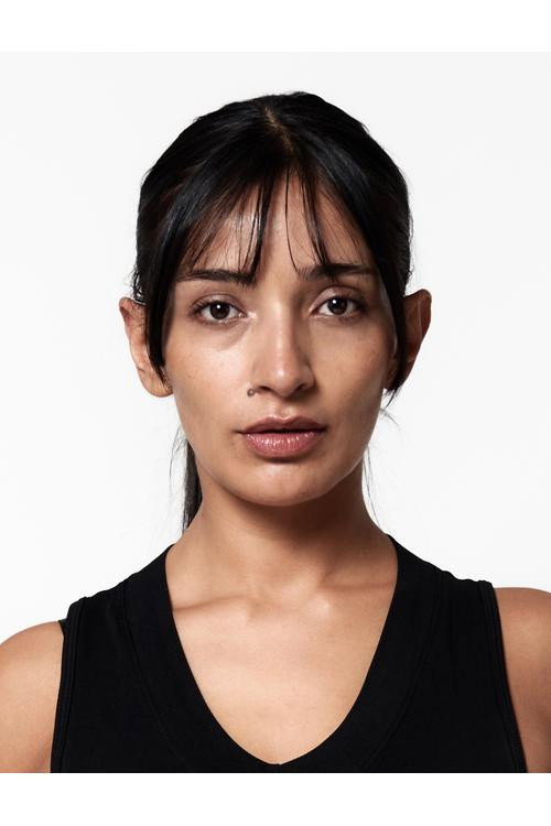 Yasna Ríos as Aurora in Jano & Dafi