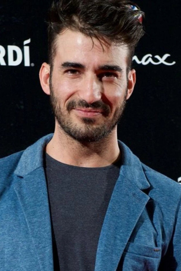 Israel Rodríguez as Sergio in No digas nada