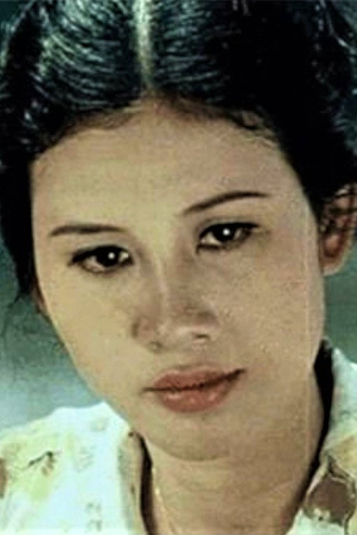 Thúy An as Van in Karma