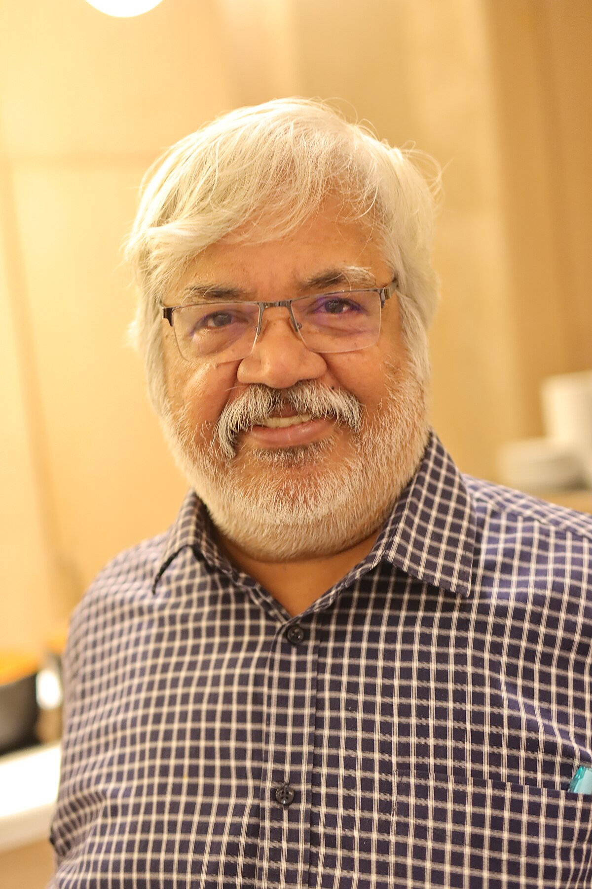 Sundar Raj as Raghavendra in Chandanada Gombe