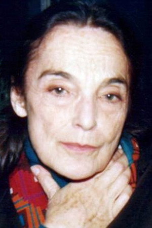 Elisabeth Kaza as Léo's mother in Accroche-cœur
