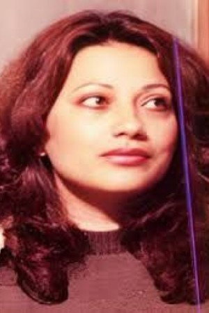 Ra'na Safavi as Mahin in Only Mr. Mehdi Can