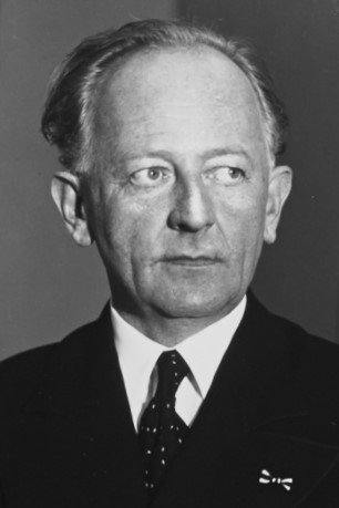 Otto Gebühr as Emperor in Der Golem, wie er in die Welt kam