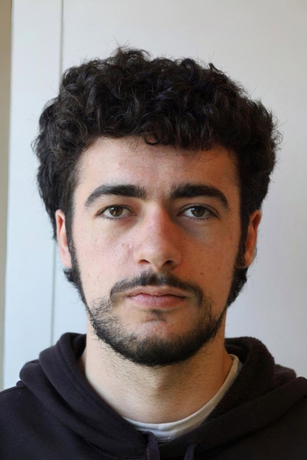 Marcos Siro as El Ladrón in El Buen Ladrón