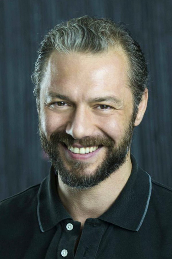 Ahmet Kaynak as Ender in Kaybolan Yıllar