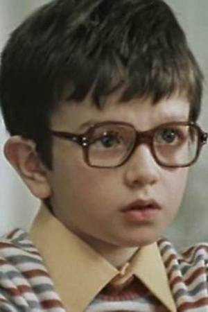 Сергей Твердохлеб as Tolya in A Strong Personality from 2 "A"